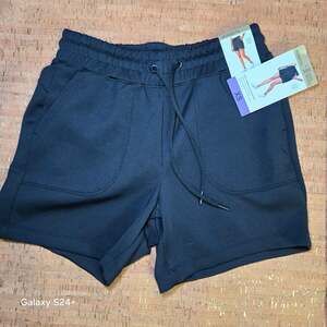 Mondetta Ladies' Ribbed Scuba Active Moisture Wicking Shorts 5" Inseam Black XL